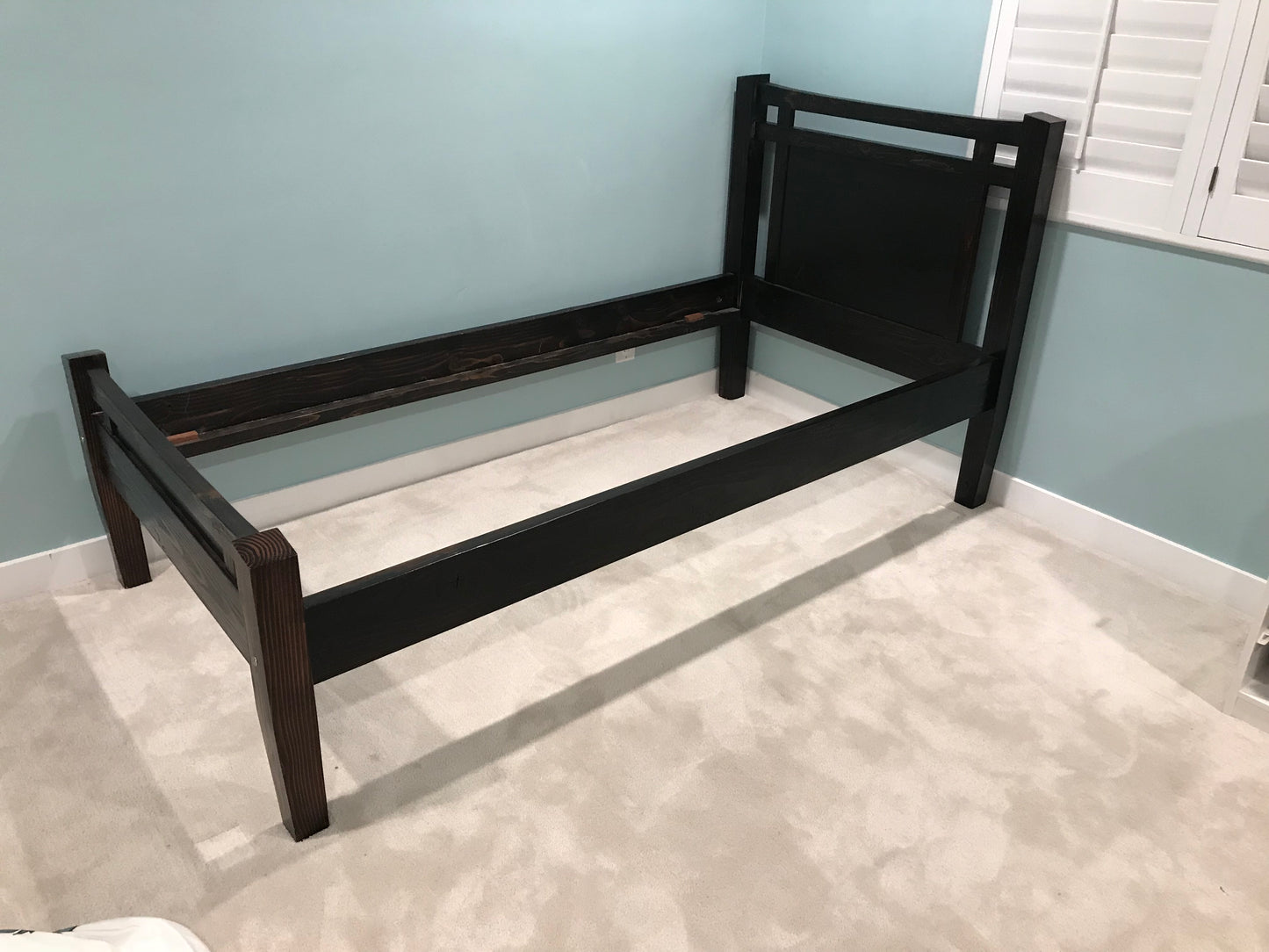 Bed - Twin Design
