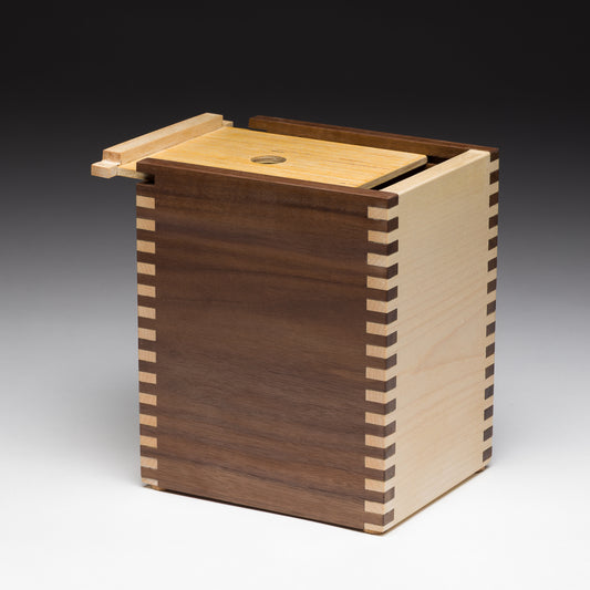 Box with Finger Joints and Hidden Lid