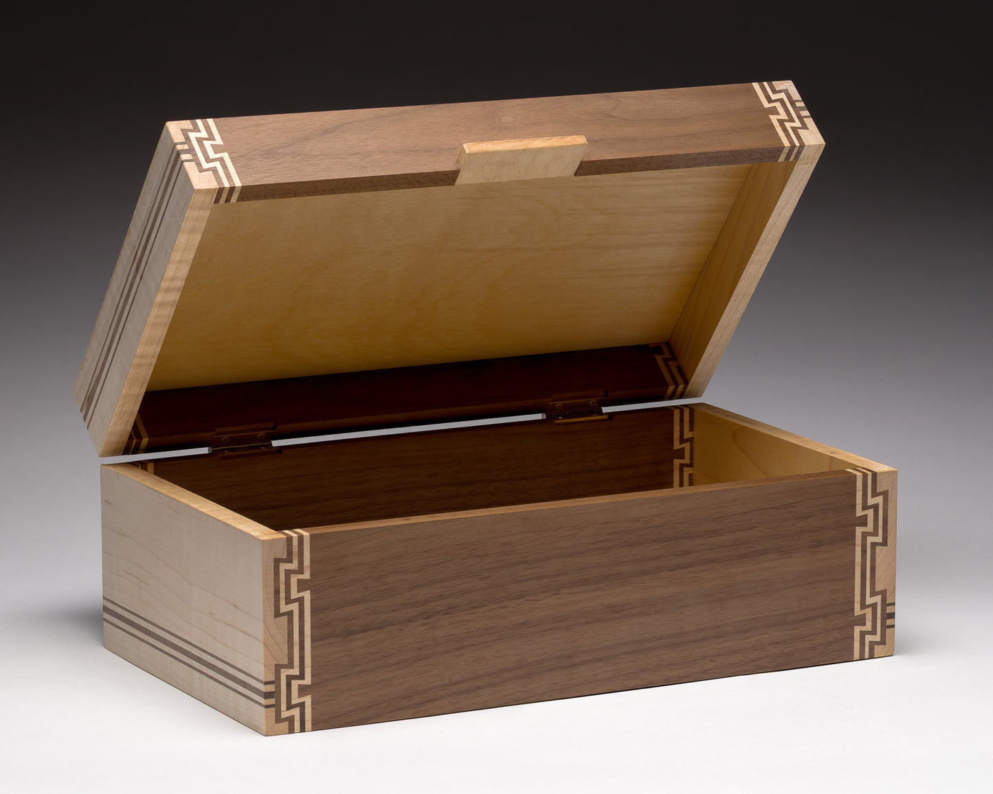 Box - 4 Inlay Walnut with Maple